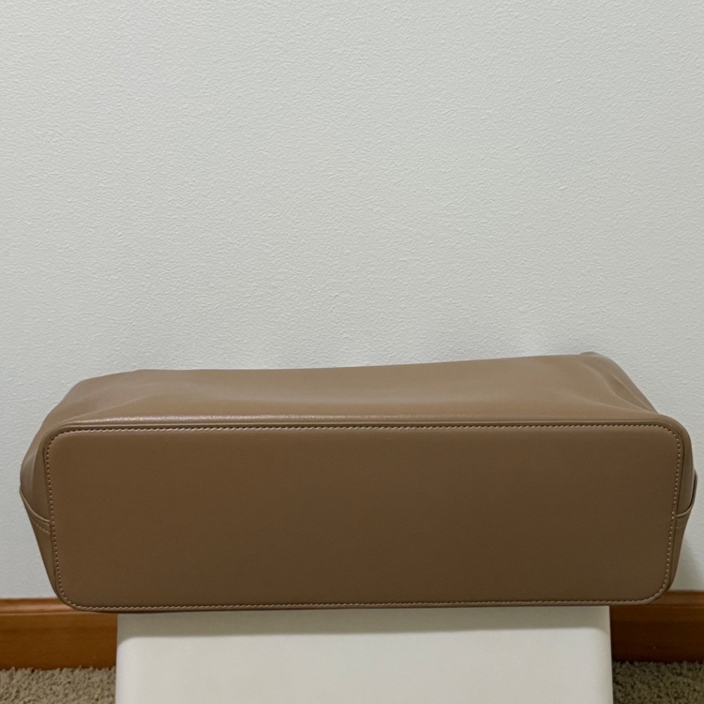 Samara Tote - Picture 4 of 5
